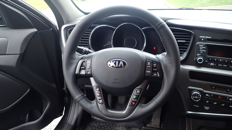 Illustration for article titled I installed a cheap steering leather cover from Ebay and it went great!